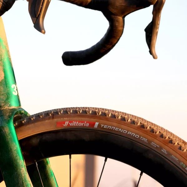 VITTORIA Terreno Pro T30 Fine Loose 45-622 Gravel Race Natural Brown