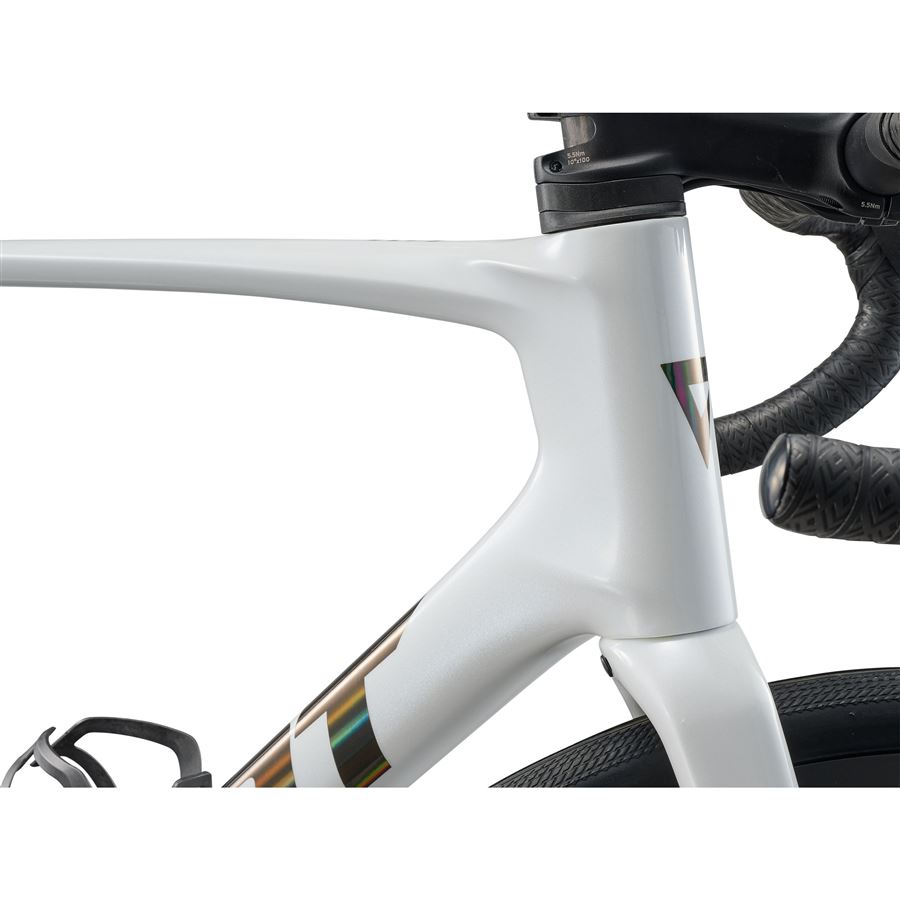 Defy Advanced Pro 1 L White